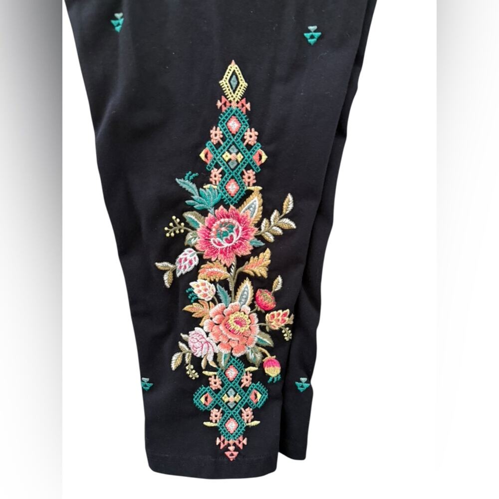 Johnny Was Chandra Bike Short Bermuda Floral Embroidery Black Knit XS J66720-2 - Picture 8 of 11